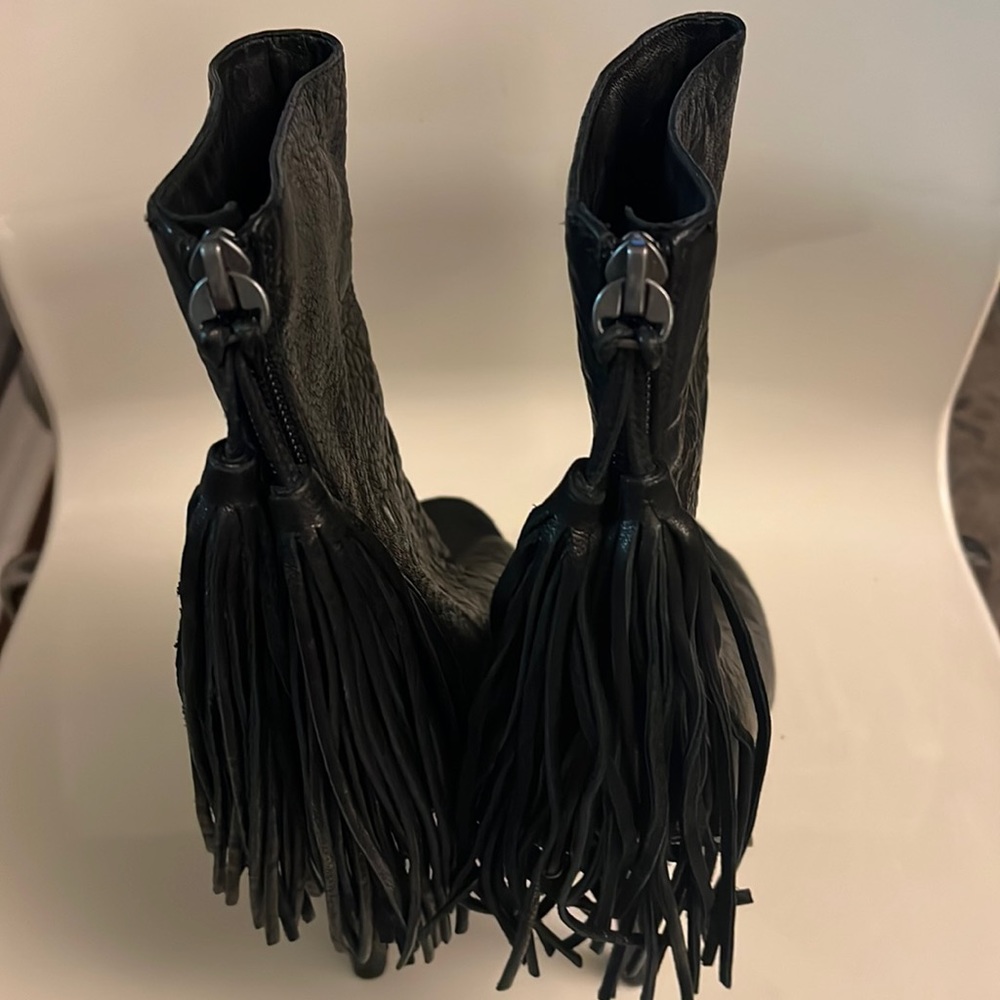 Vera Wang tassel high heel peekaboo zip boots in size 6M.